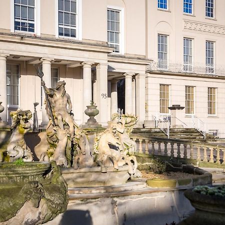 Elliot Oliver - Luxury 2 Bedroom Regency Apartment With Parking & Ev Charger Cheltenham Bagian luar foto