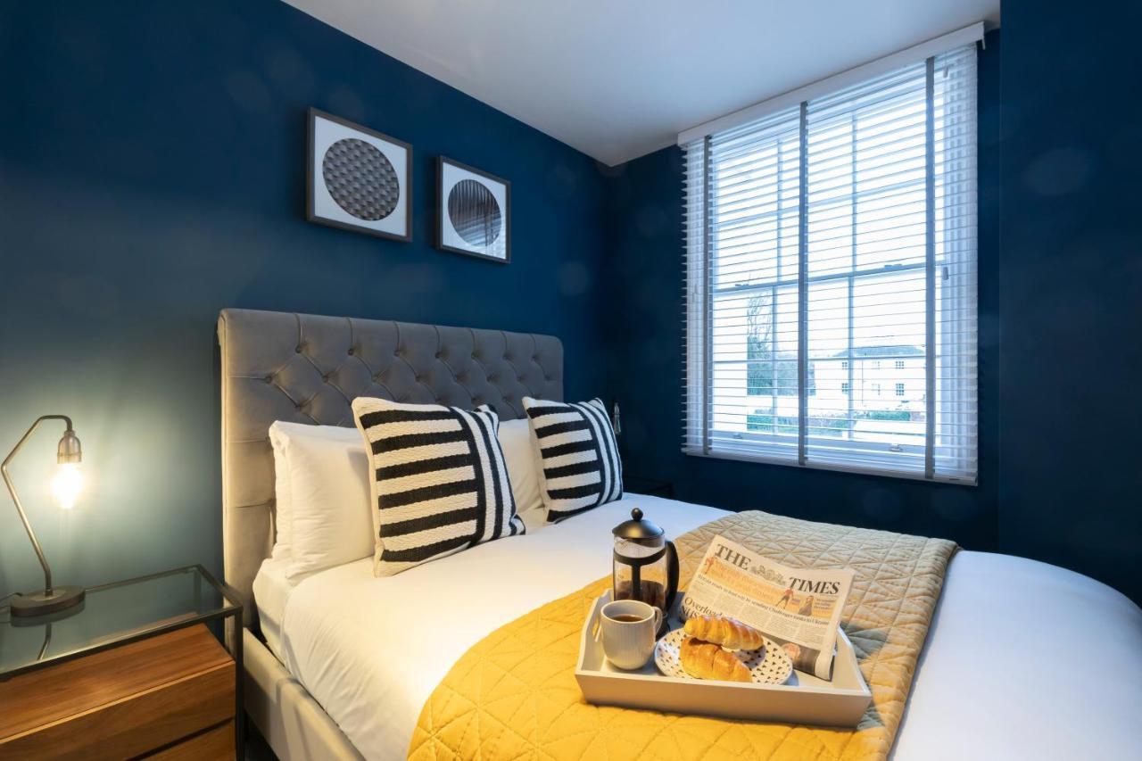 Elliot Oliver - Luxury 2 Bedroom Regency Apartment With Parking & Ev Charger Cheltenham Bagian luar foto
