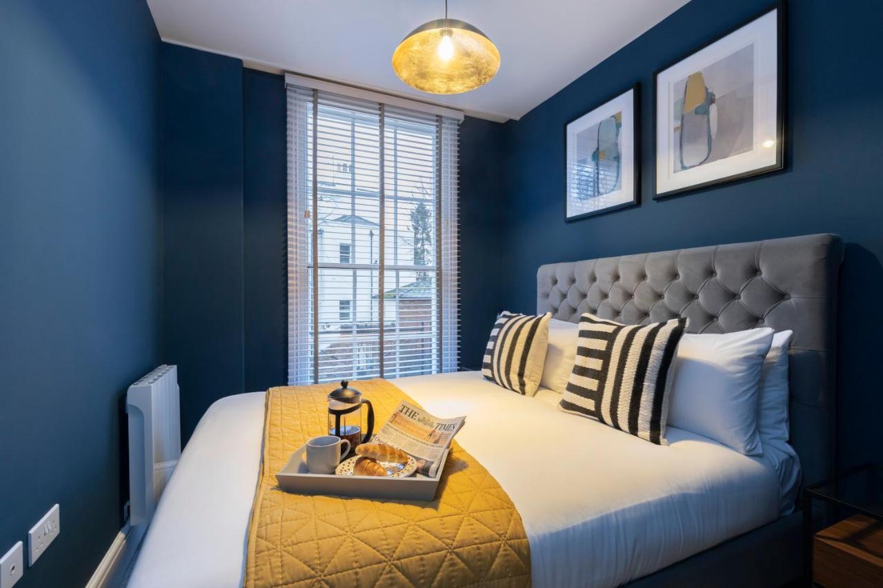 Elliot Oliver - Luxury 2 Bedroom Regency Apartment With Parking & Ev Charger Cheltenham Bagian luar foto